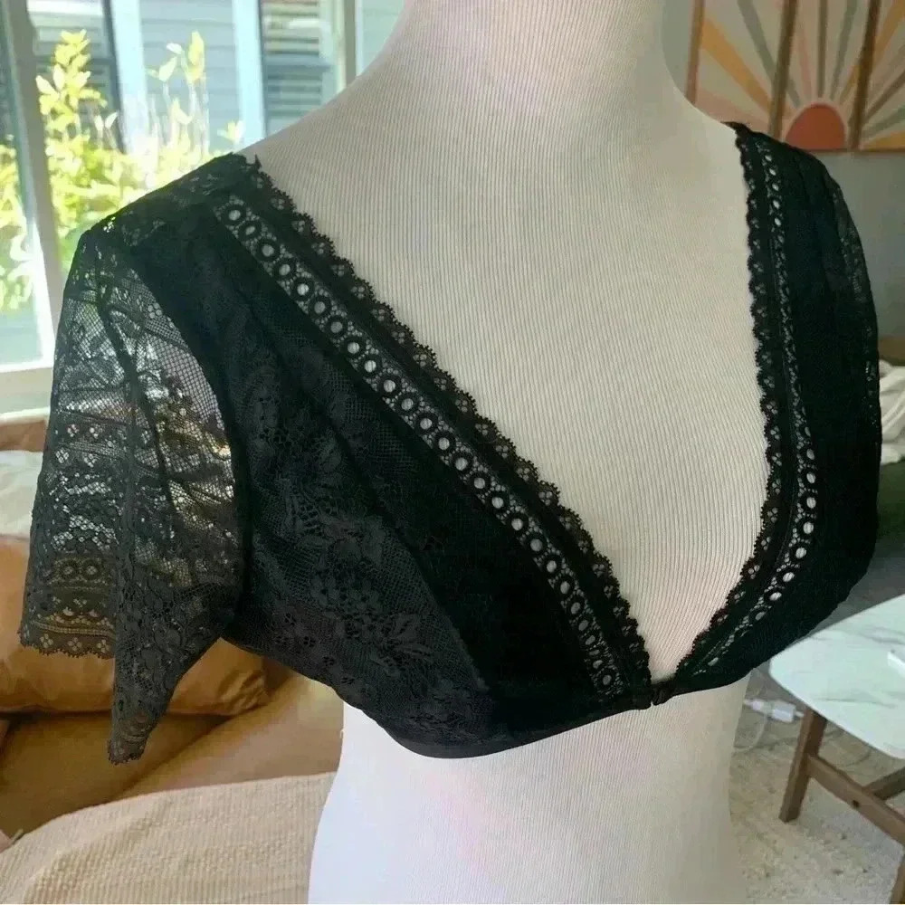 F21 black lace bralette
